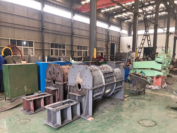 臥式強(qiáng)力混合機(jī)的優(yōu)缺點(diǎn)有哪些？